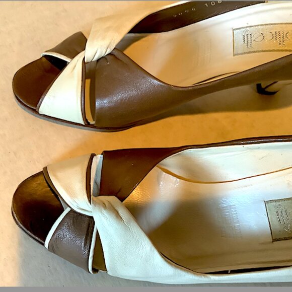 Stunning 1970s vintage Sergio Rossi Cream and Brown Spectator Pumps, Size 8.5 - Picture 15 of 16